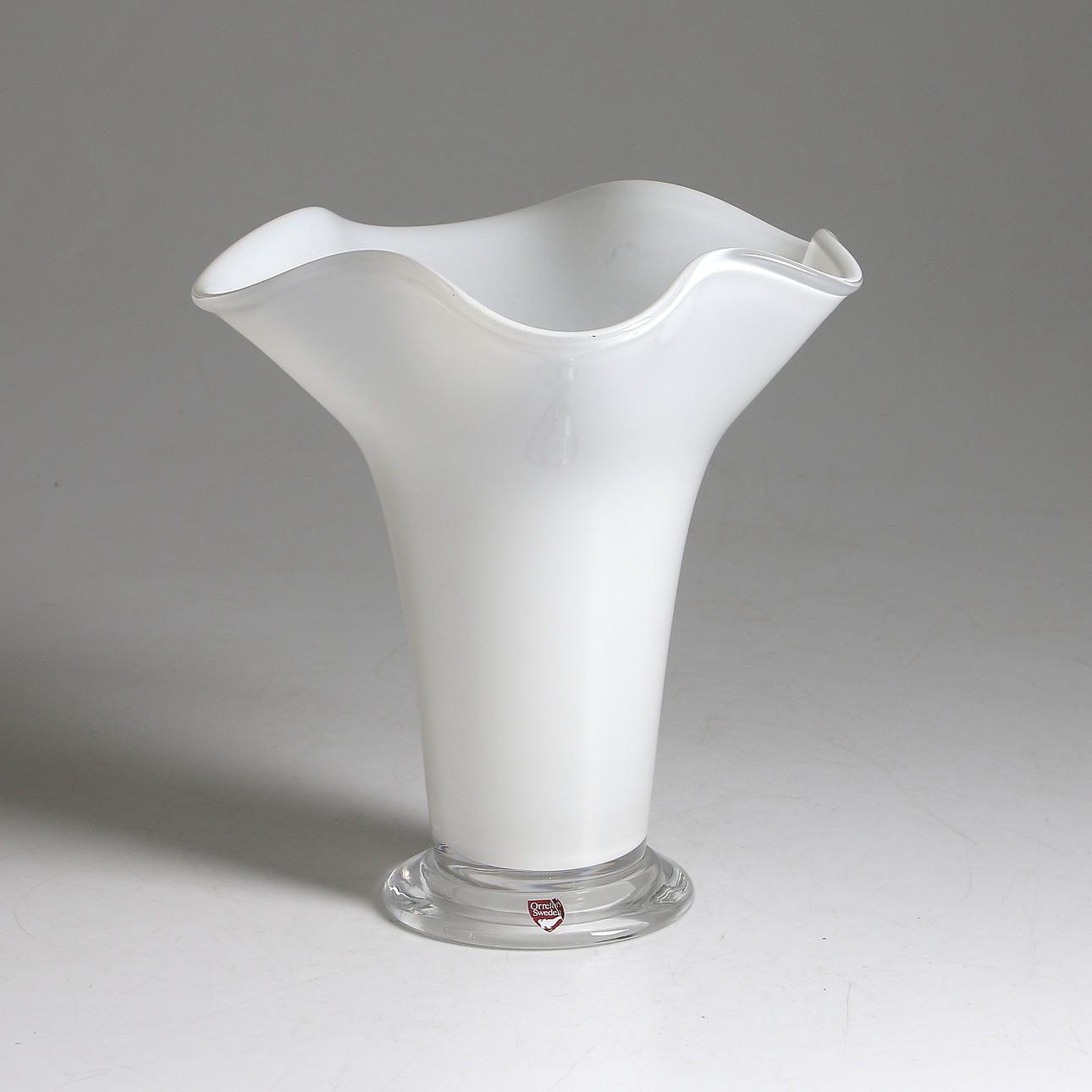 VAS, glas, "Kantarell", Anne Nilsson, signerad, Orrefors.