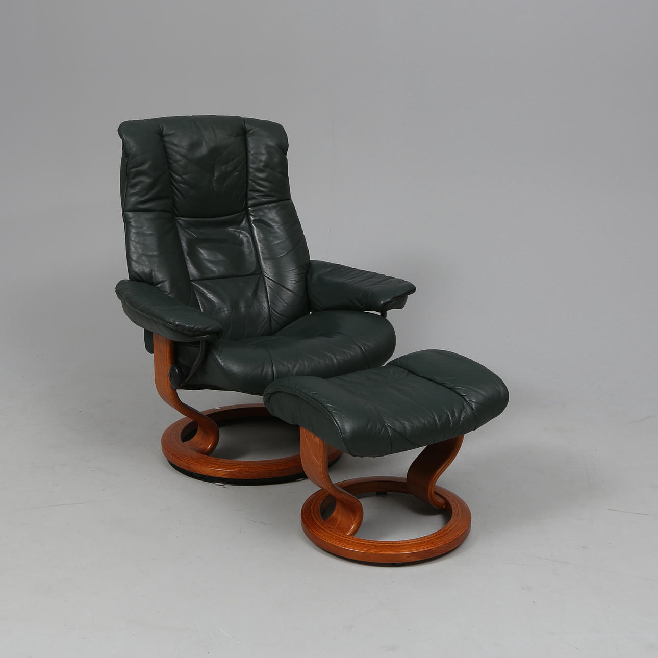 ARMCHAIR with STOOL, Stressless by Ekornes.