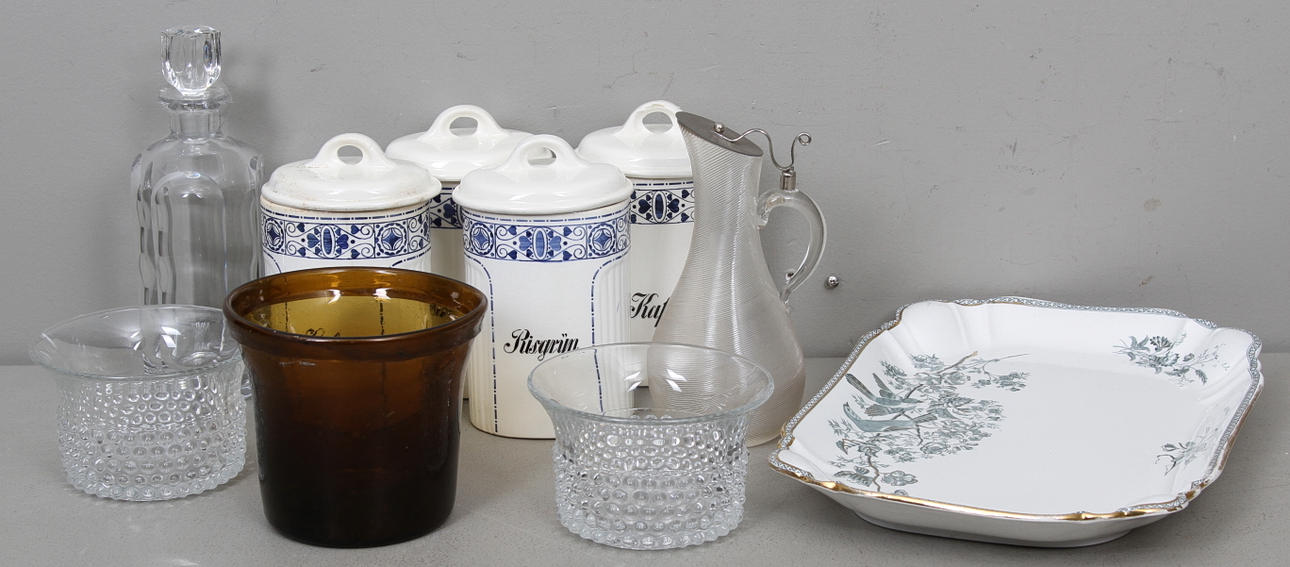 GLAS och PORSLIN 10 delar, 1800-1900-tal.