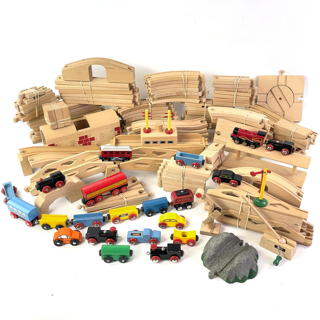 Puinen junarata, Brio.