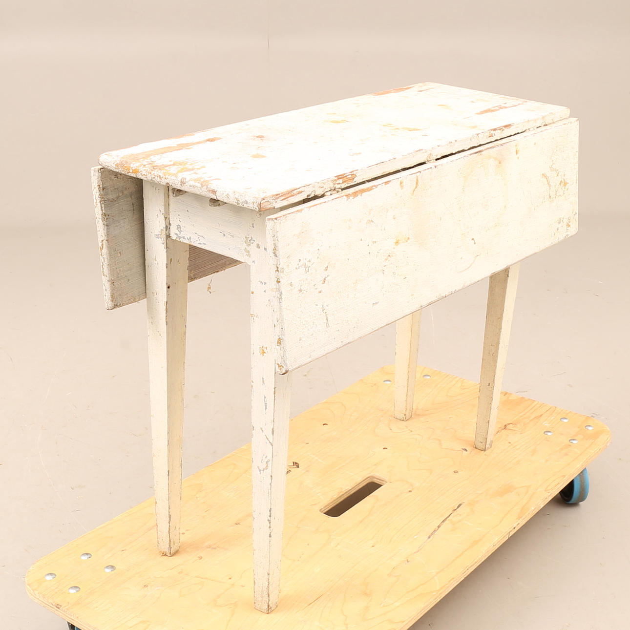 MESA PLEGABLE, madera, pintada, siglo 1800/XX.