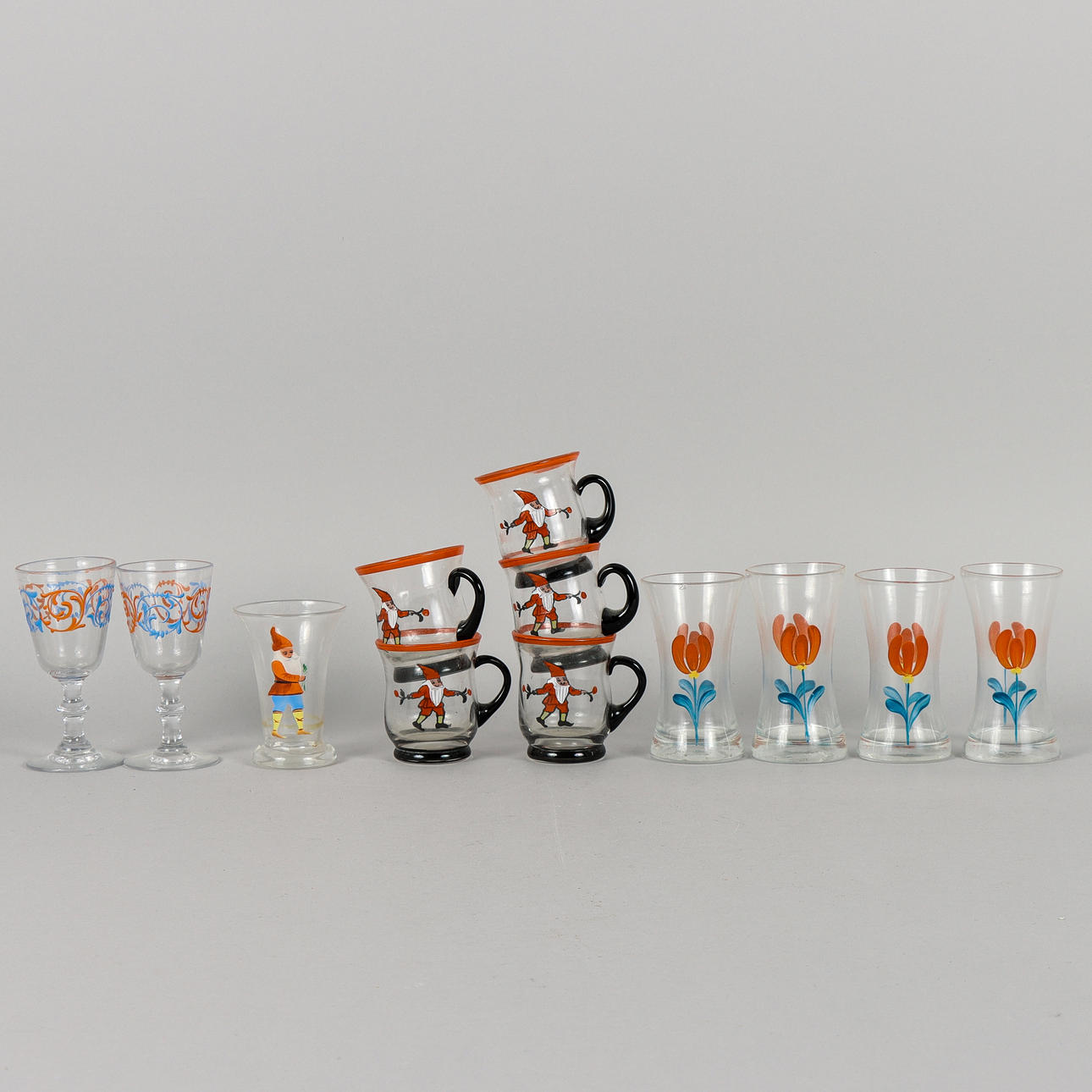 GLÜHWEINBECHER UND SCHNAPSGLÄSER.