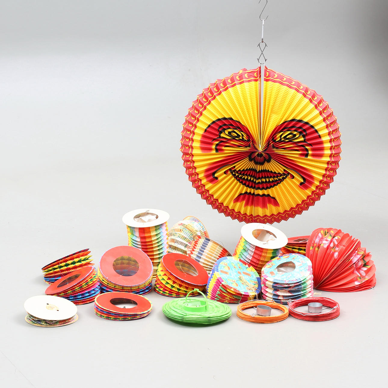 A set of 18 crayfish lanterns, paper.