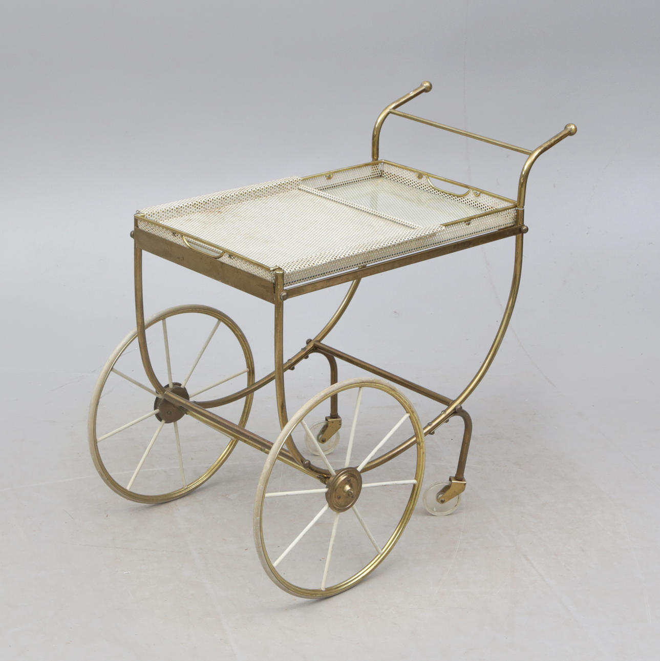 TARJOILUVAUNU, metallia.