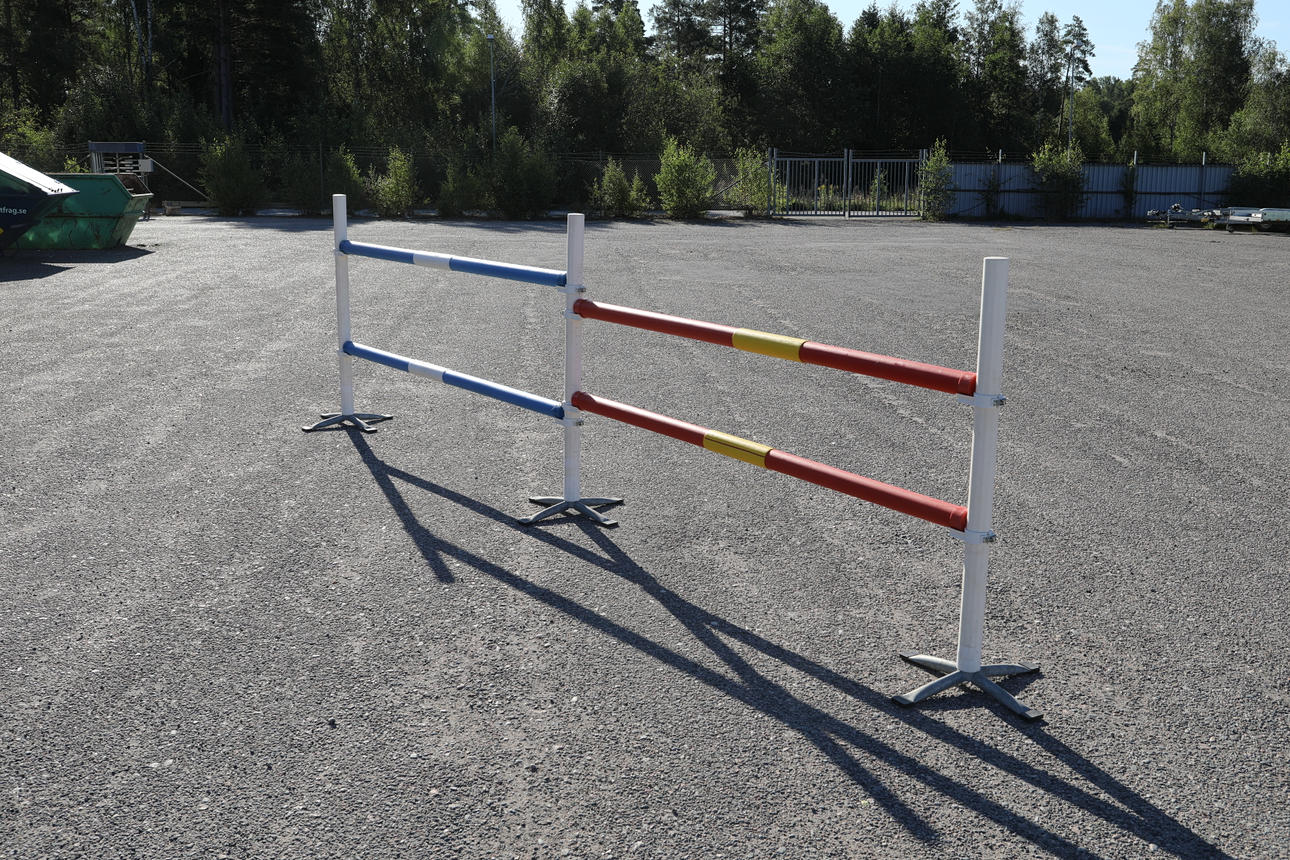 OBSTACLE SUPPORT and booms.