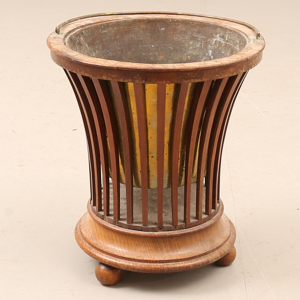 Vinkøler af metal og træ, 1800-tallet.