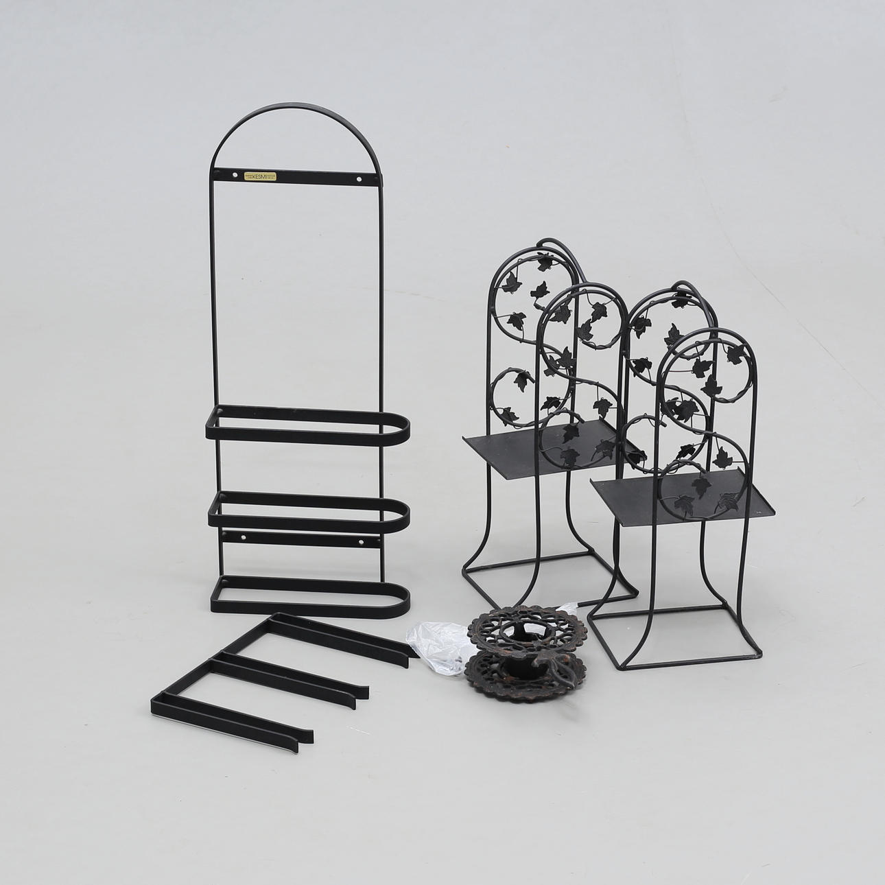 BOTELLERO, 3 unidades, y POSAVASOS CALEFACTORAS.