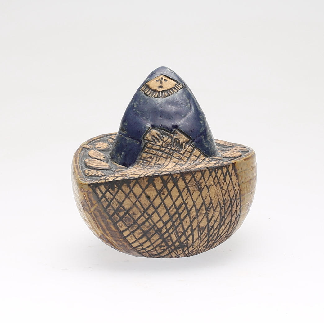 FIGURIN, stengods, "Fiskare i båt", ur serien Skulpturer, Lisa Larson, Gustavsberg.