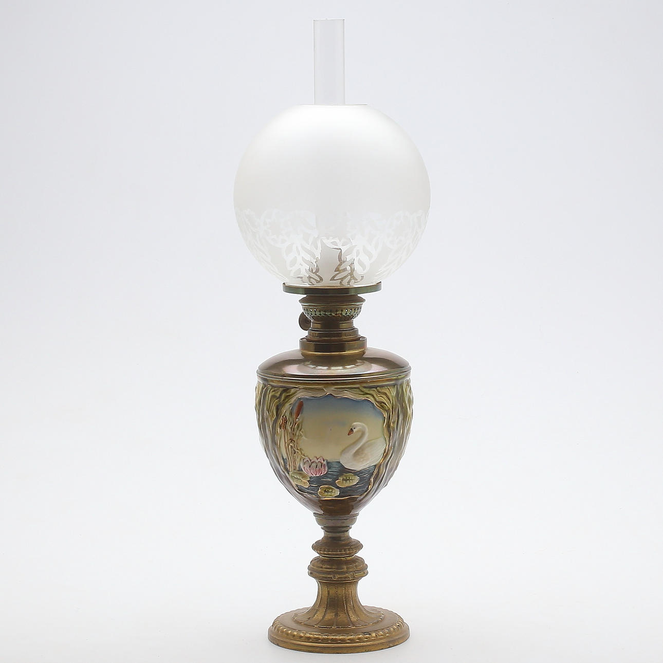 BORDSFOTOGENLAMPA, metall/glas samt majolika, 1900-tal.