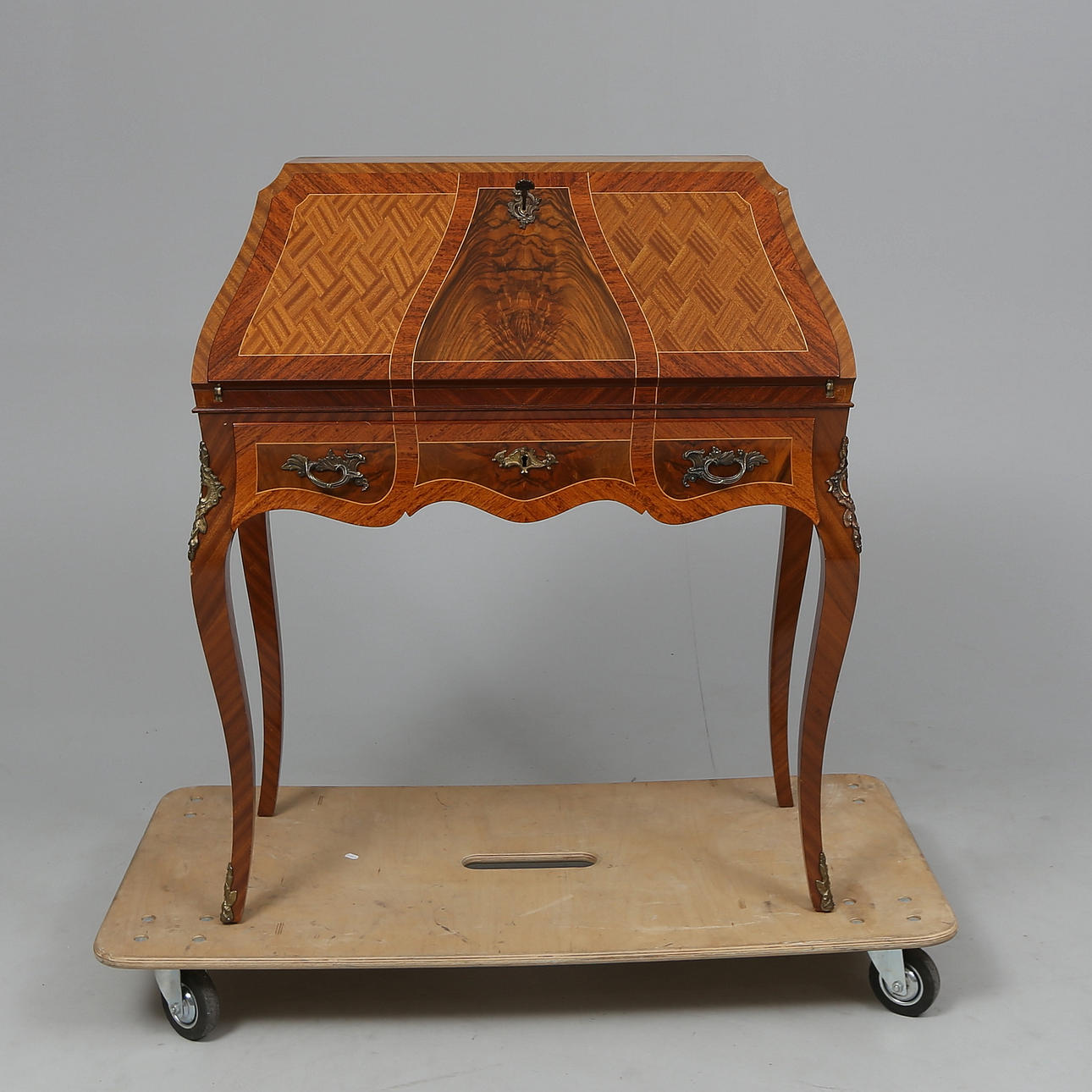 SEKRETÆR, rokokostil 1900.