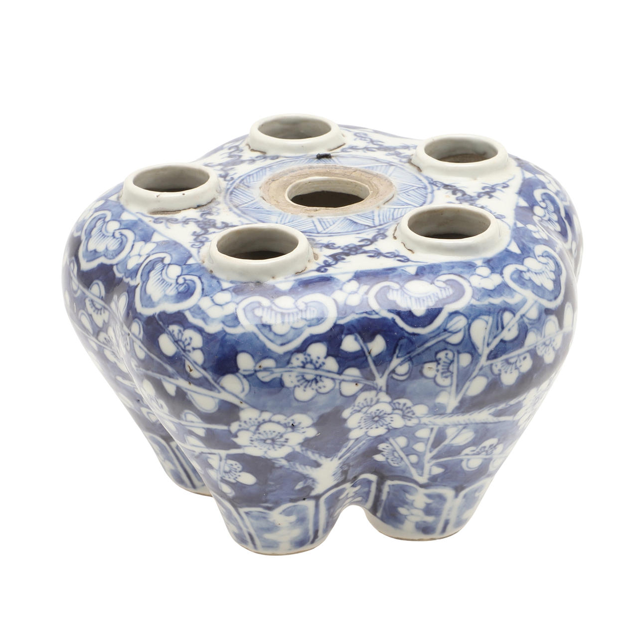 CHINESE PORCELAIN TULIP VASE.