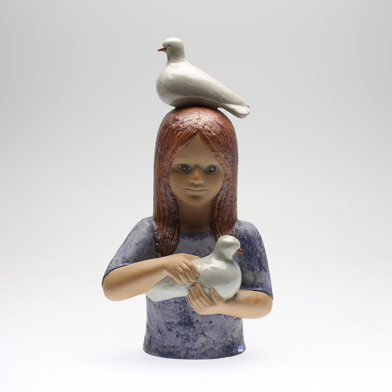 FIGURIN, stengods, "Flicka med Duva", Lisa Larson, Gustavsberg.