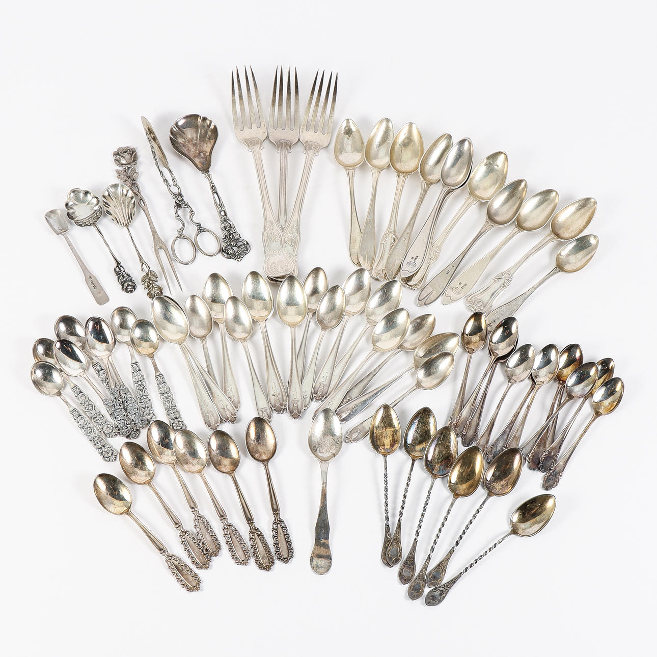 BESTECK Silber, im Wesentlichen Kaffeelöffel.