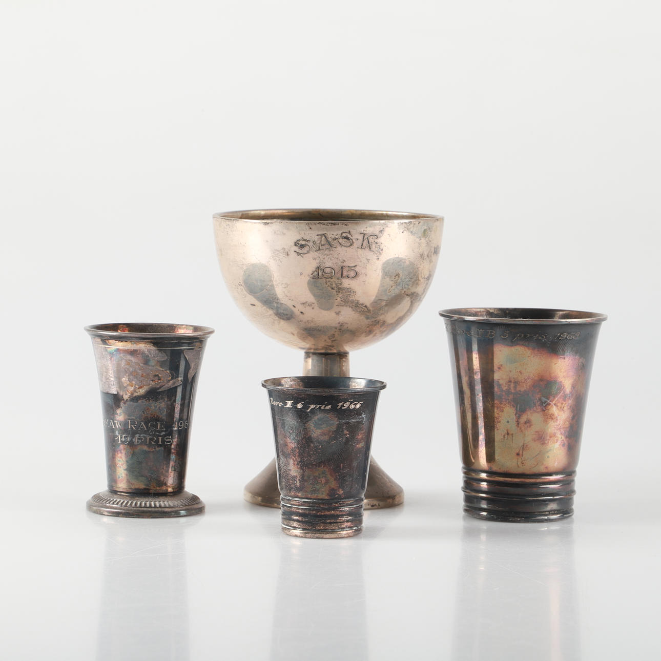 TROPHÄEN, 4 Stück, Silber.