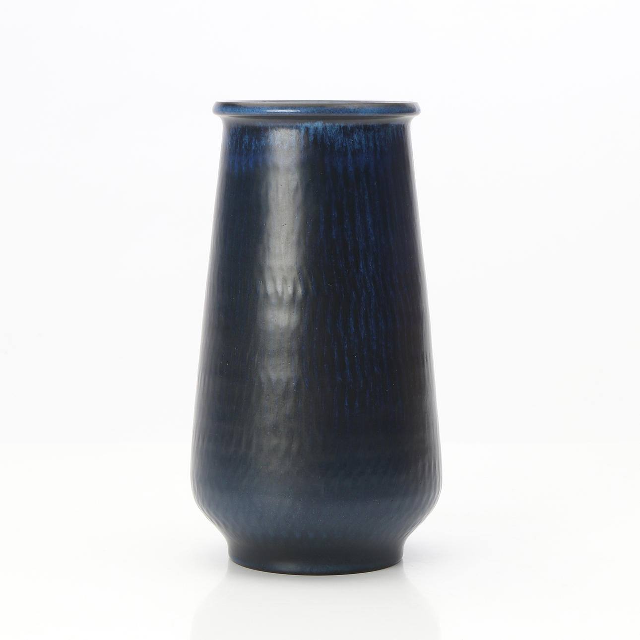GUNNAR NYLUND. VASE. Glazed ceramics. Nymölle, Denmark. Signed below.
