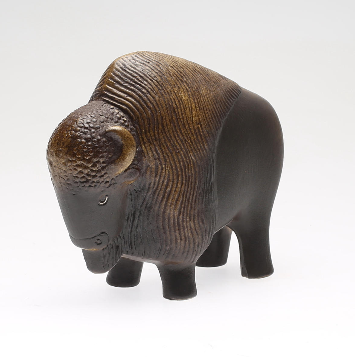 FIGURIN, stengods, "Visent" ur serien Utrotningshotade Djur, Lisa Larson, Gustavsberg.