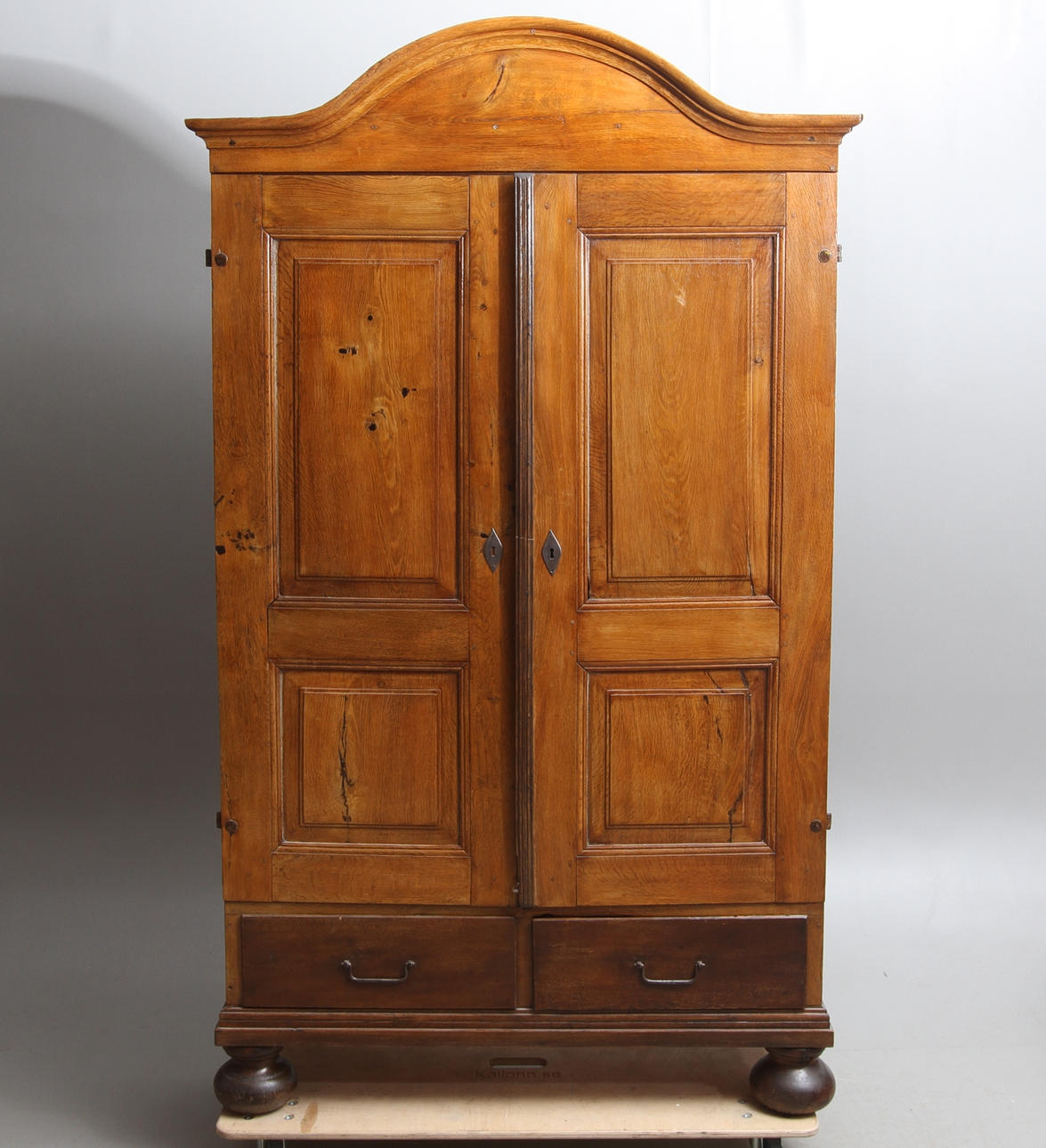 SALSSKÅP, ek, 1700-tal.