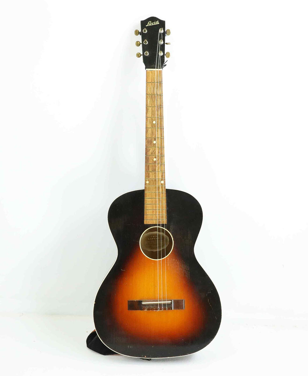 GITARR, akustisk, Herman Carlson Levin, 1945.