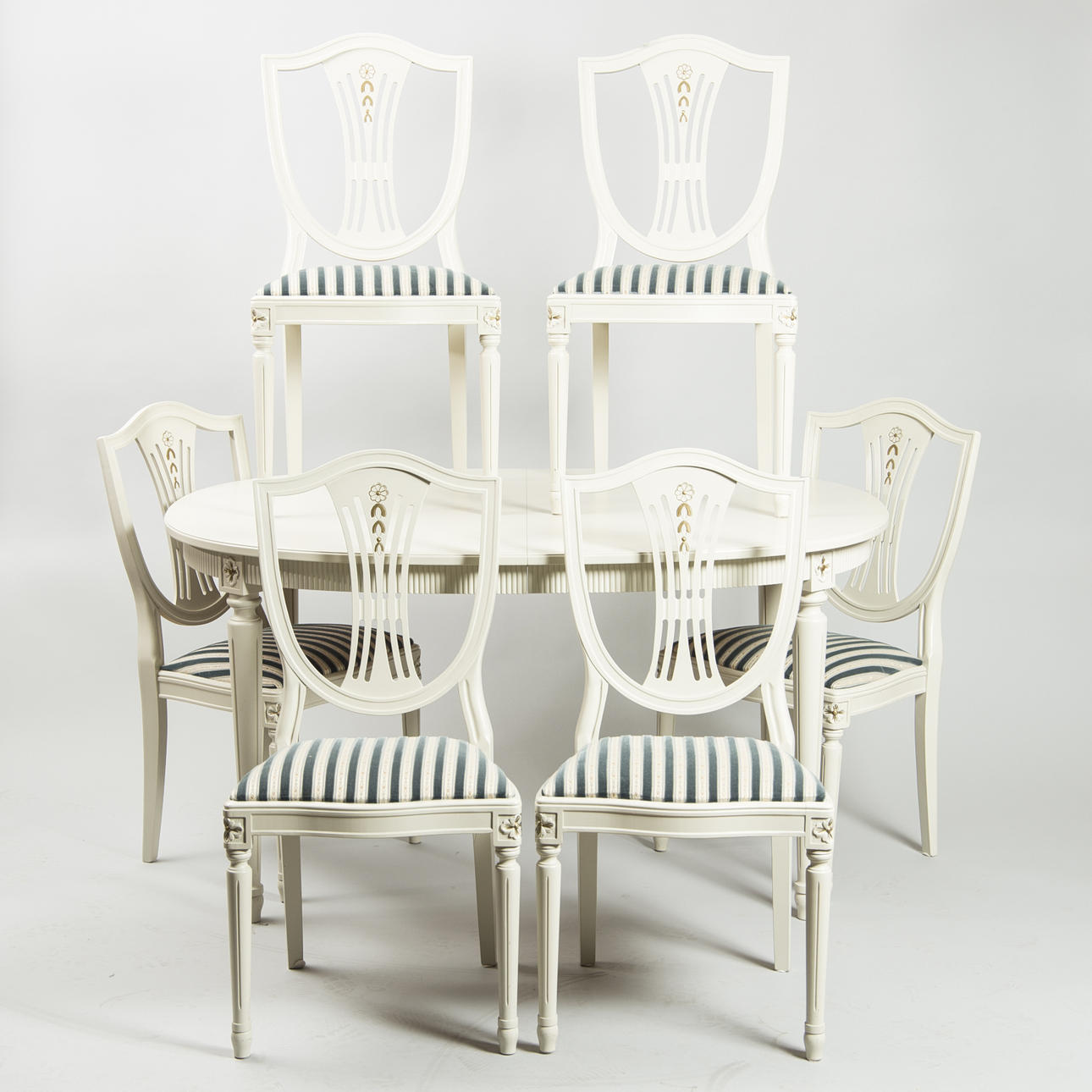 MATSALSGRUPP, vitmålad, gustaviansk stil.