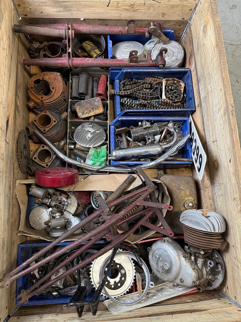 MOOTTORIPYÖRÄN OSAT, erä, 1940/50s.