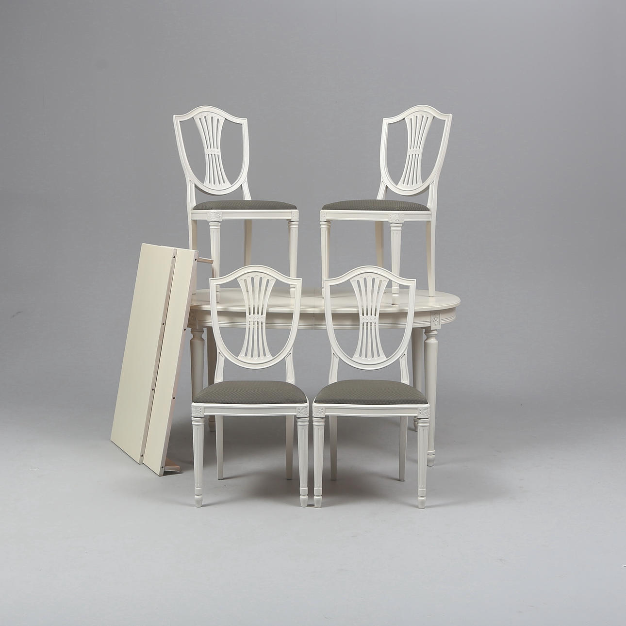 A 5-piece dining group “axet”, Gustavian-style.
