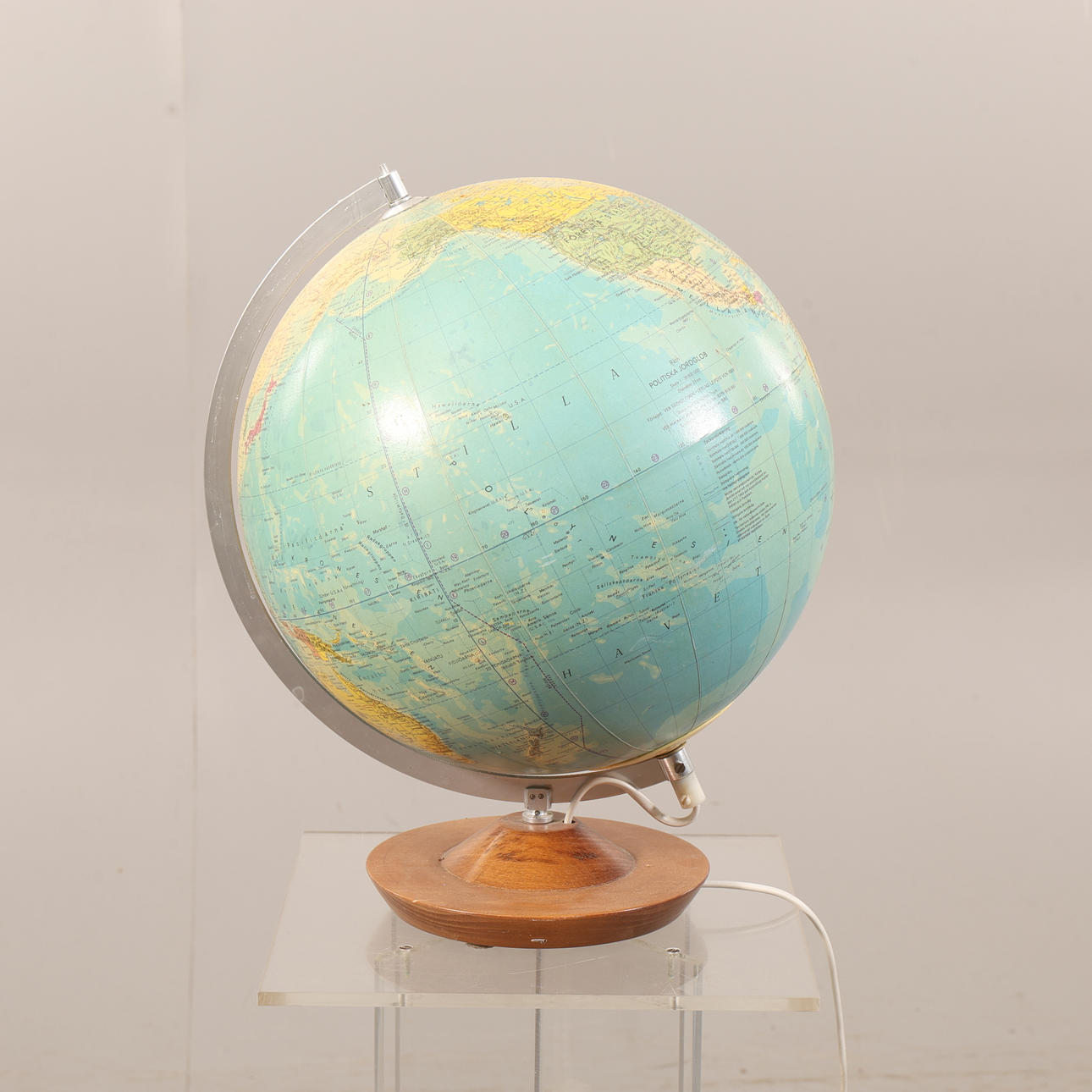 A globe with lighting, mid 20th century.