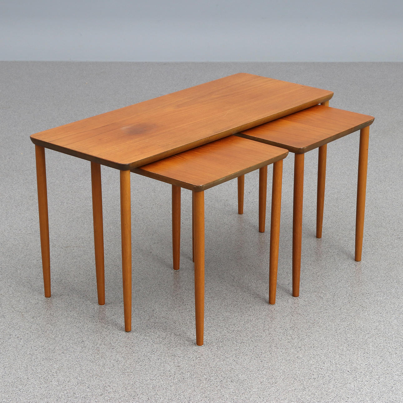 SET TABLE, THREE PARTS. It's teak. 1960s. Unmarked.