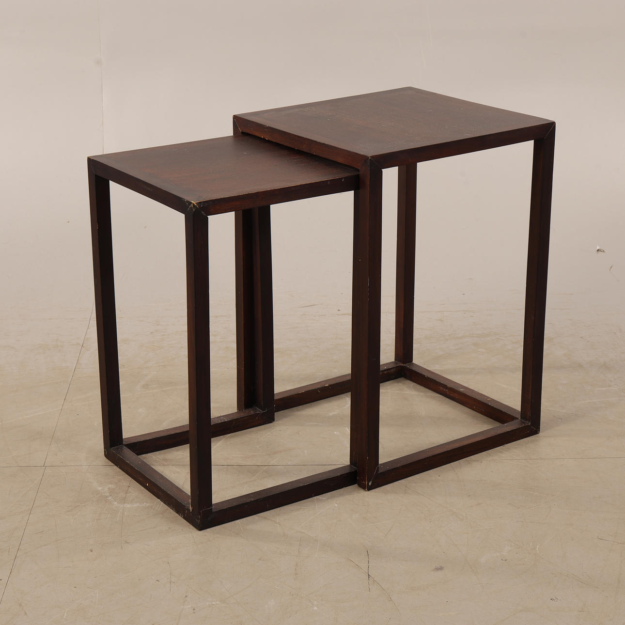SET TABLE, 2 pieces.