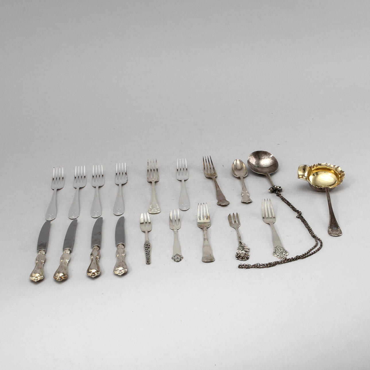 BESTICK, 19 delar, olika modeller, silver. Vikt ca 700 gram.