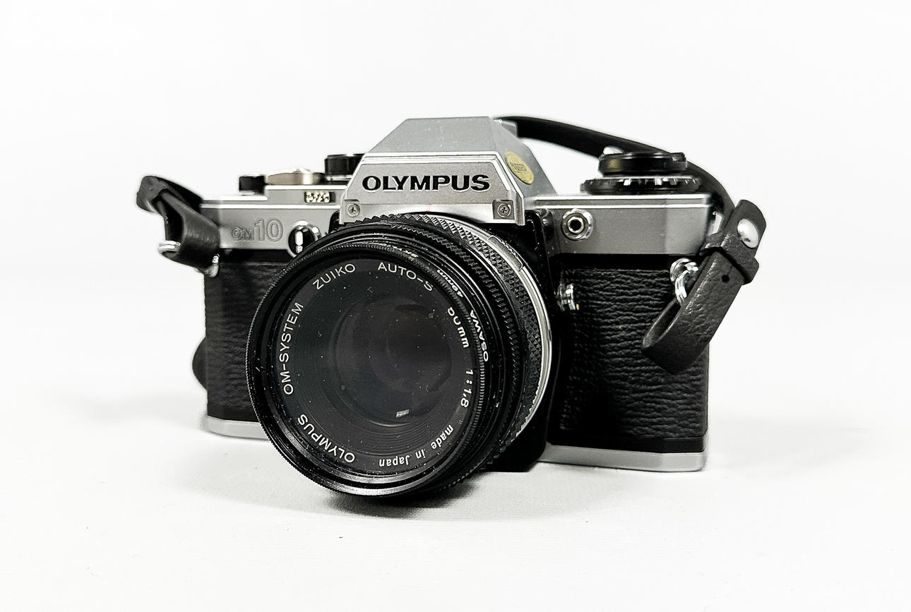 CAMERA, Olympus OM10, lens, flash, case.