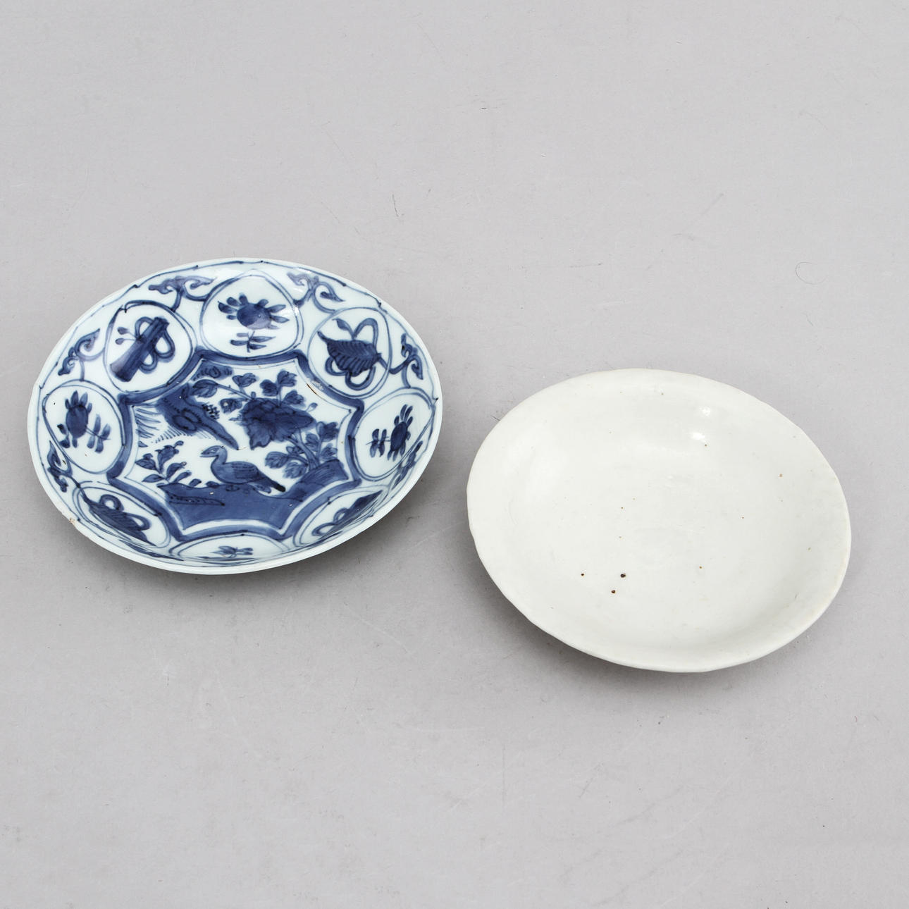 SKÅLFAT, 2 st, porslin, Kina, Ming, 1500/1600-tal.