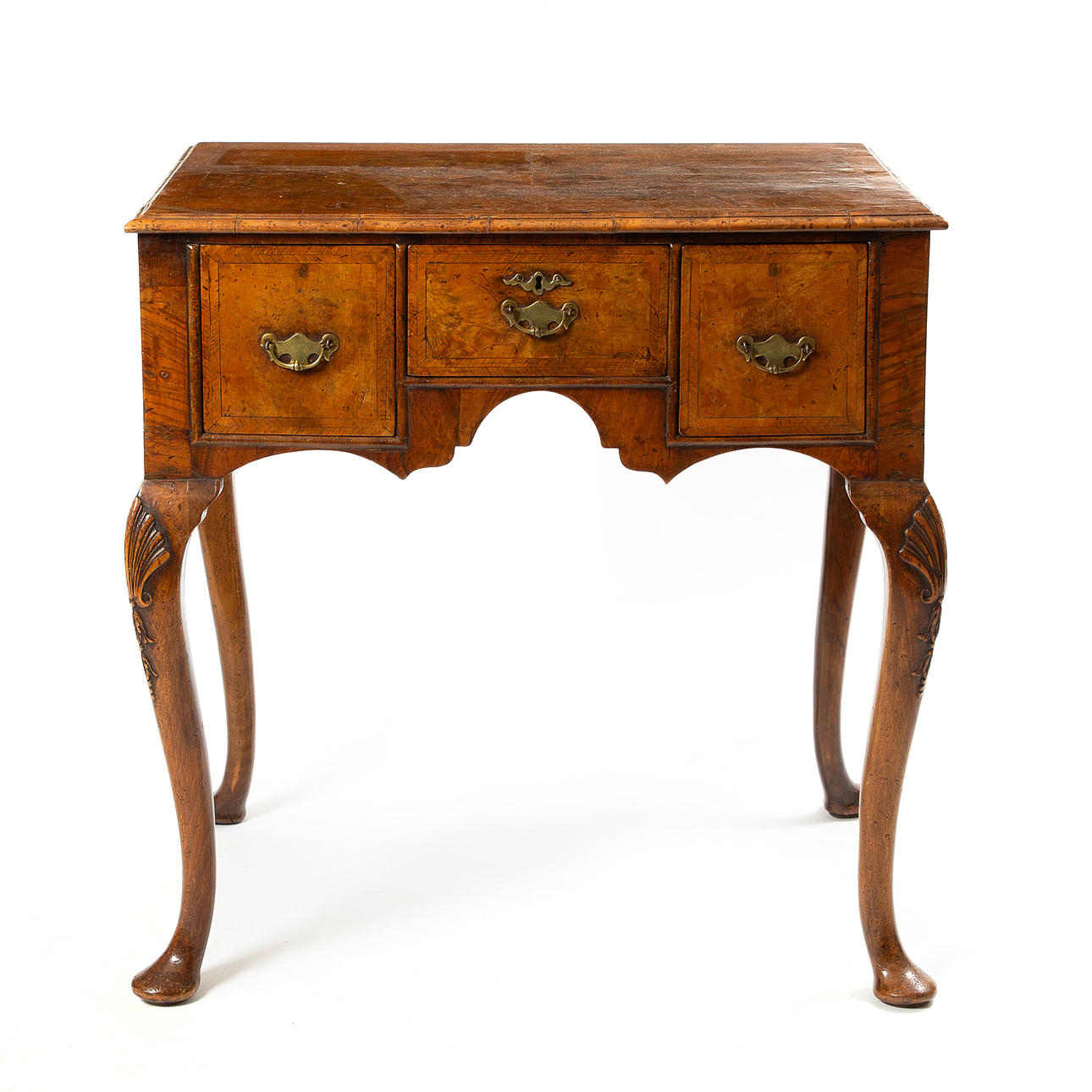 ESCRITORIO DE MUJER. Walnut, Jorge II, siglo XVIII.