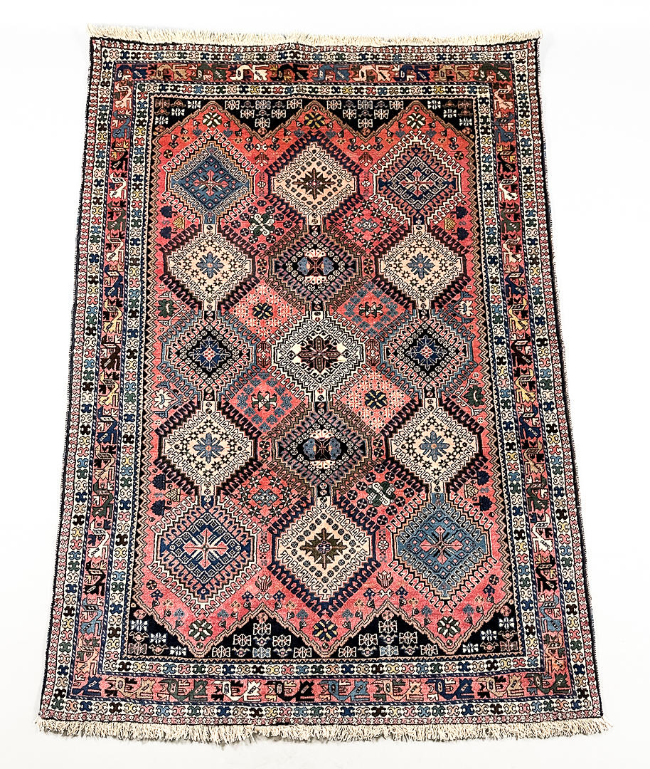 CARPET, Persian, 196 x 136 cm.