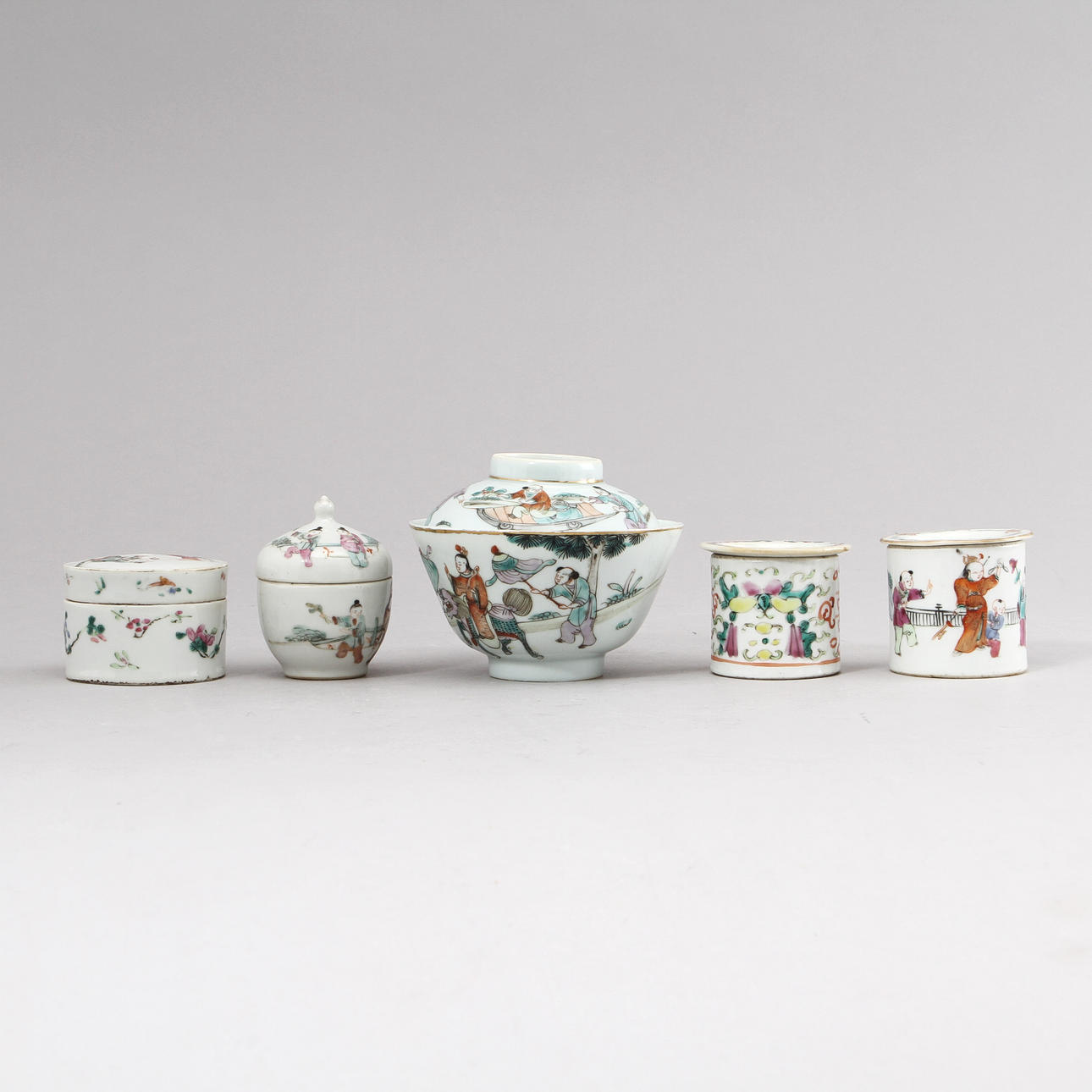 LOCKDOSOR, 4 st, samt LOCKSKÅL, porslin, Kina, 1800/1900-tal.