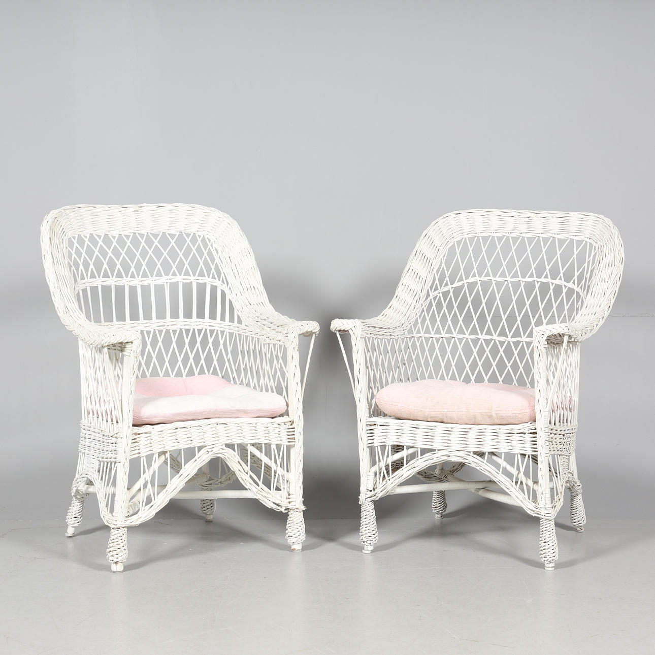 KORGSTOLAR, 1 par, rotting.