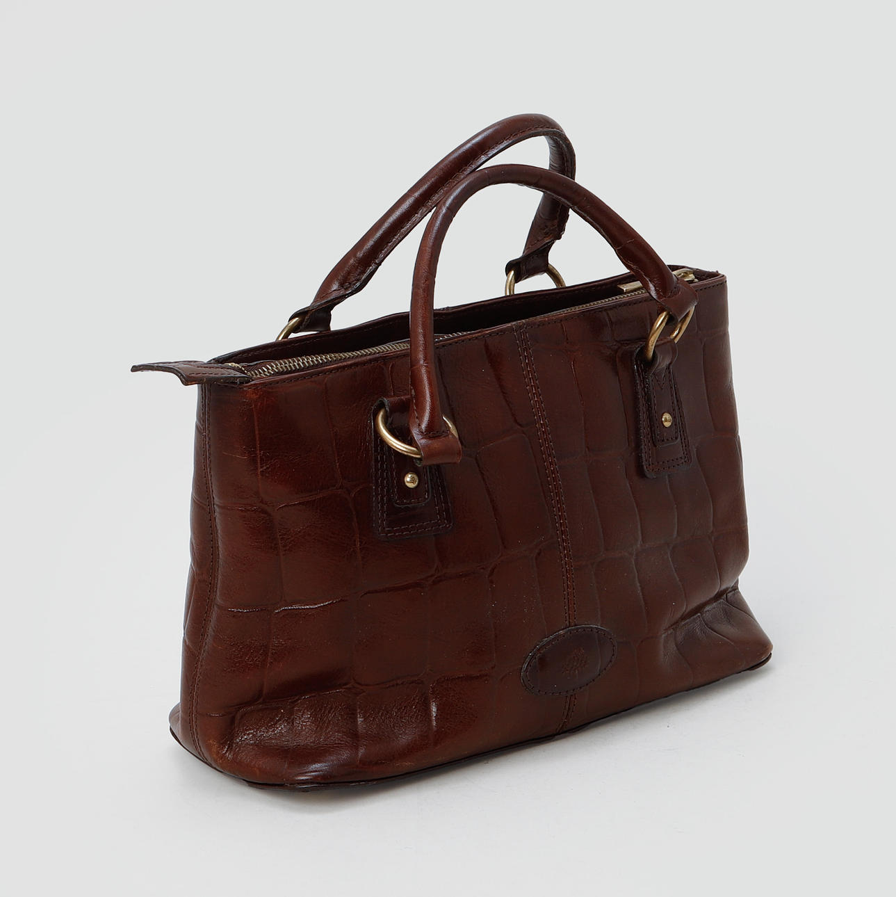 EINE MAULBEER-HANDTASCHE.