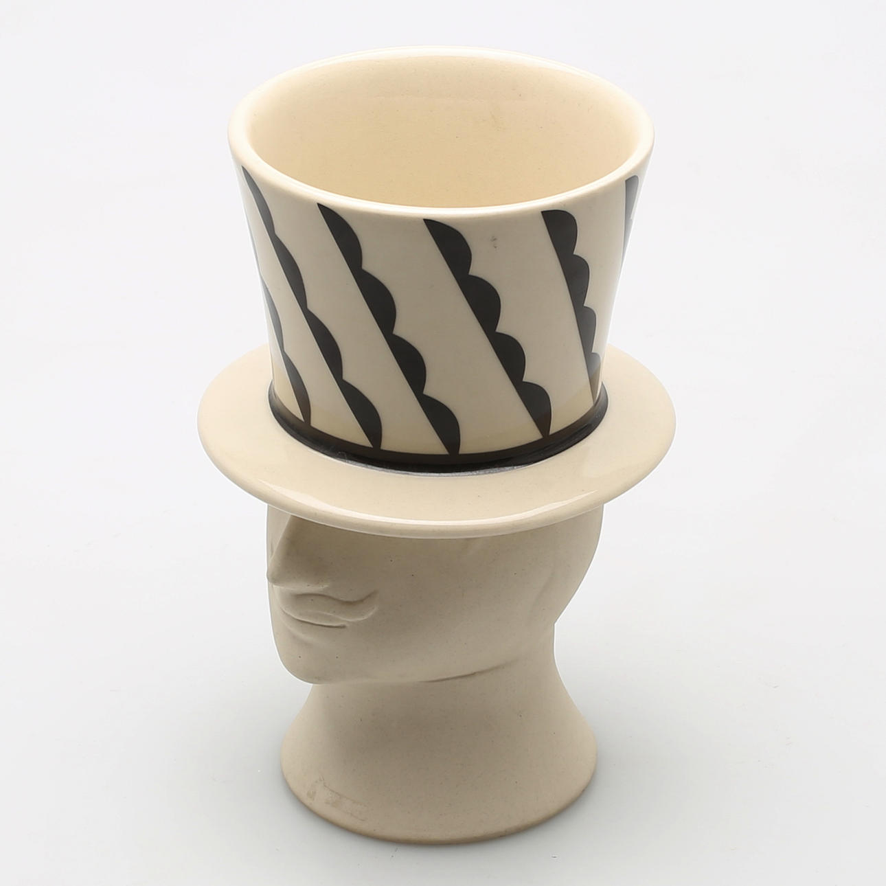 LISA LARSSON. Ytterfoder, stengods, Höganäs "Han".