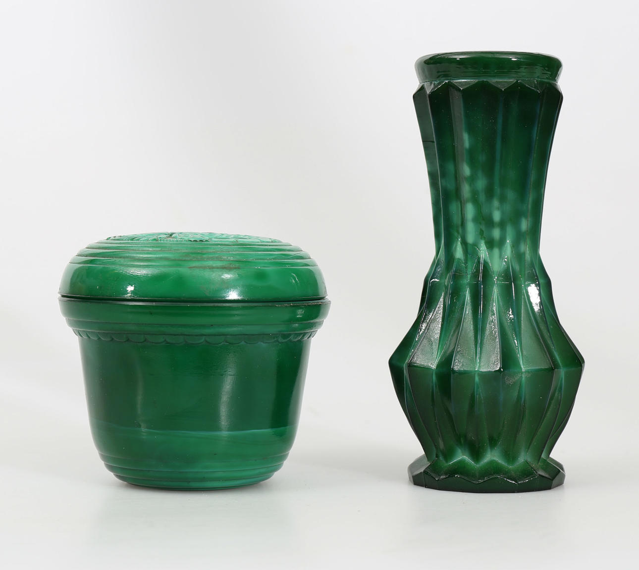 VAS OCH SKÅL MED LOCK, malakit, Böhmisk, 1900-tal.