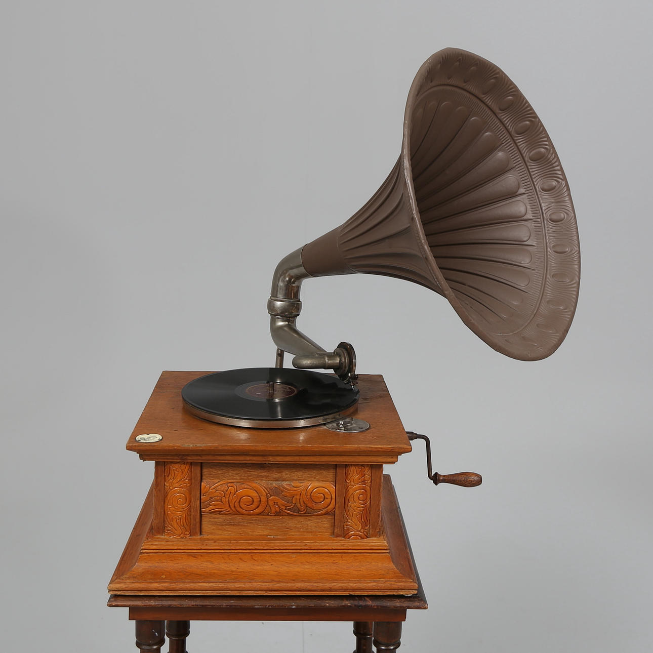 TRATTGRAMOFON, begyndelsen af 20. århundrede.