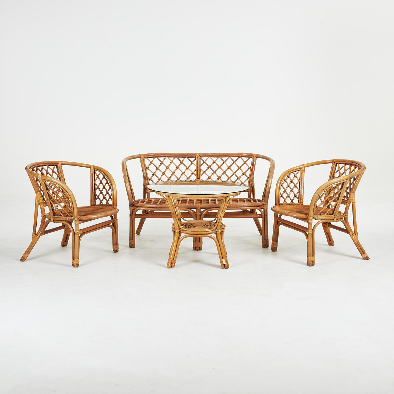 SEATING AREA, 4 dlr., 1970/80's, rattan.