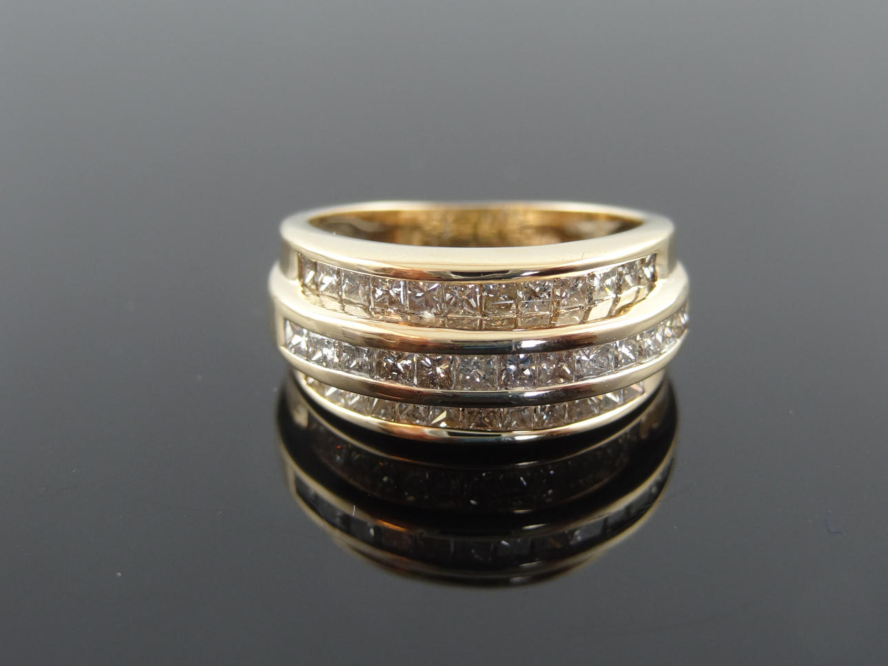 TRE LINE DESIGN DIAMANT RING 1,20cts 14 k guld.