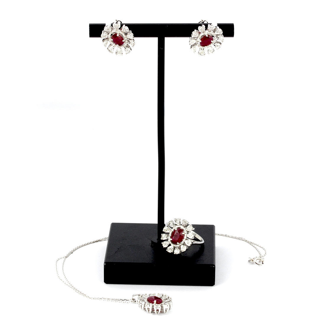 RUBY AND DIAMOND 18CT SUITE.