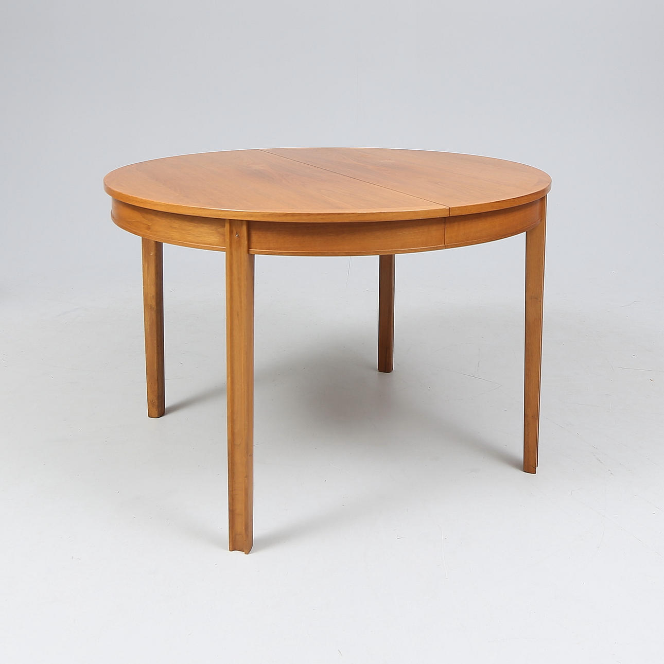 MATBORD, valnöt, 1960/70-tal.