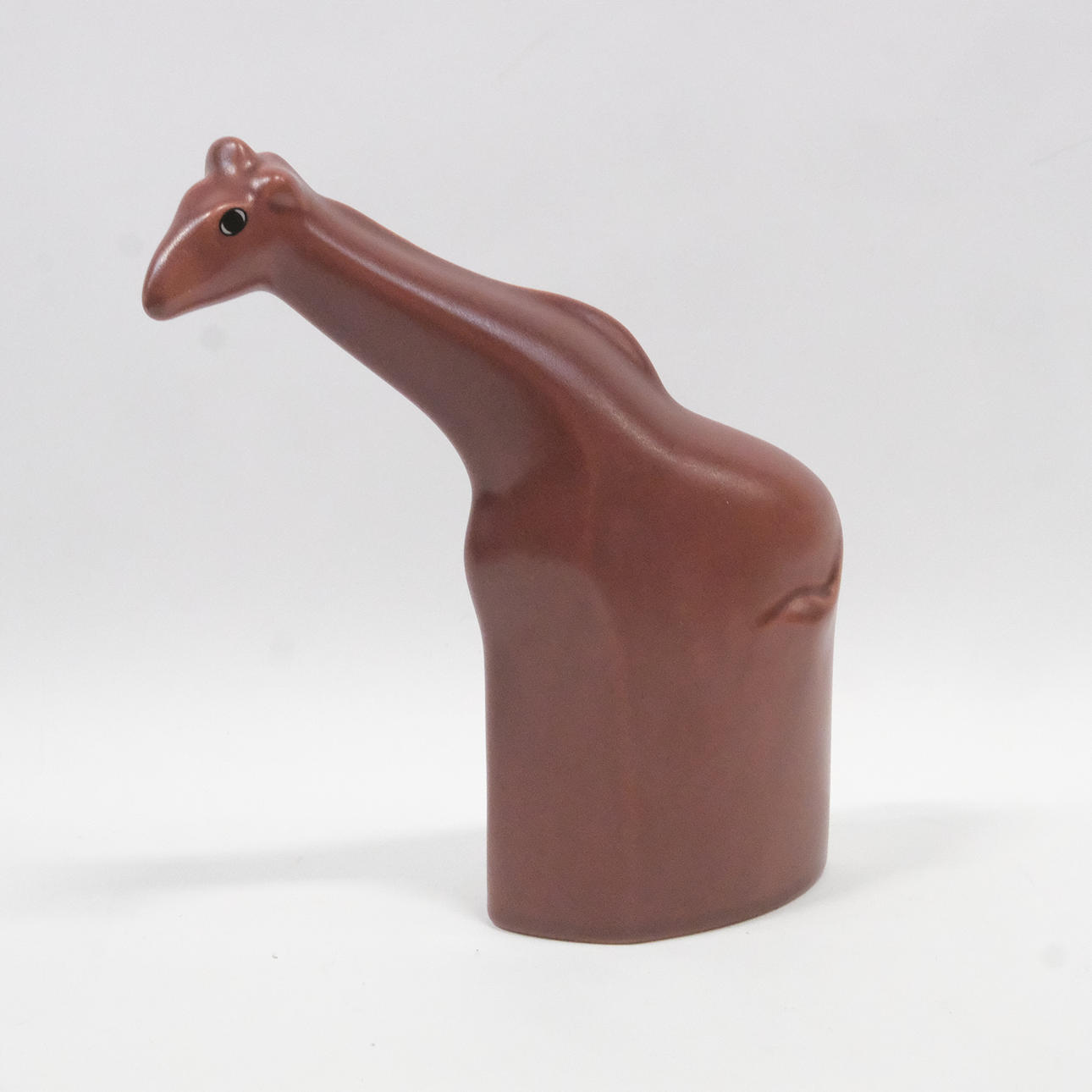 LILLEMOR MANNERHEIM. FIGUR IN FORM EINER GIRAFFE, ARABIEN.