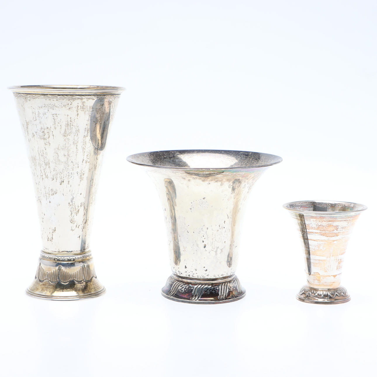 VASEN/TROPHÄEN, 3 Stück, silber.