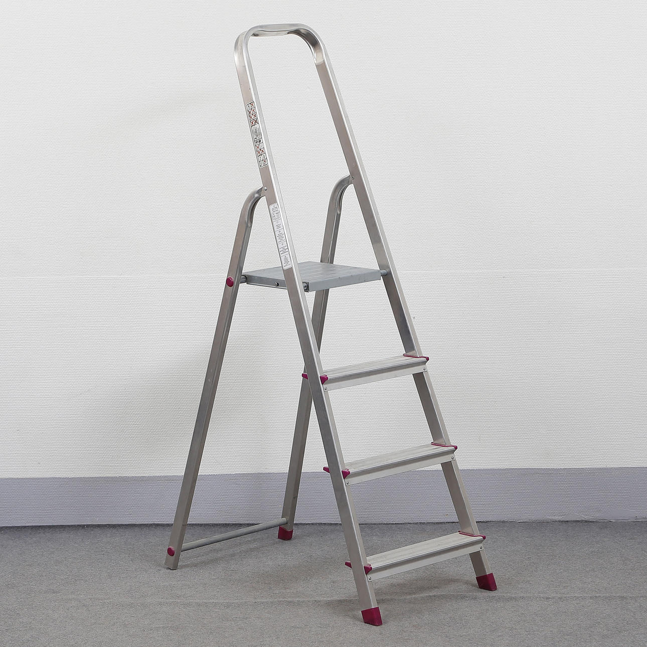 ALIMINIUM LADDER (150 CM).