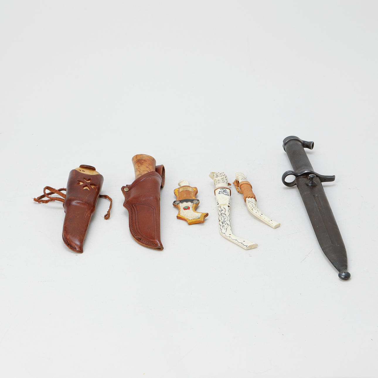 KNIVES, 6 pieces, inter alia joint work.