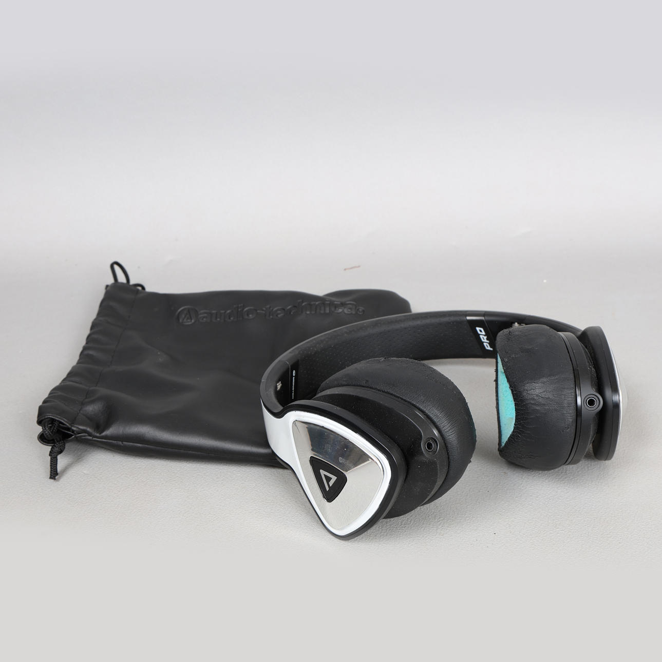 MONSTER DNA HEADPHONES.