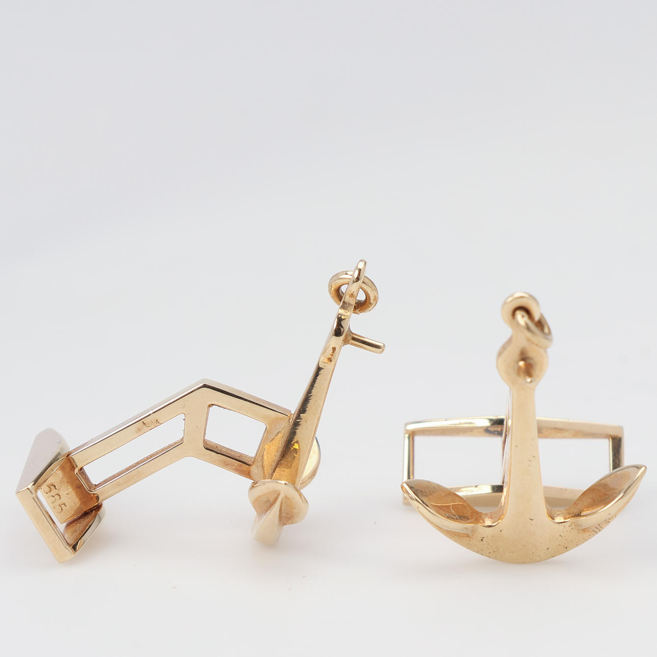 T　OLE LYNGGAARD カフス　錨　デンマーク　北欧ヴィンテージ OLE LYNGGAARD ( 1936-). Pair of 14 kt gold anchor cufflinks