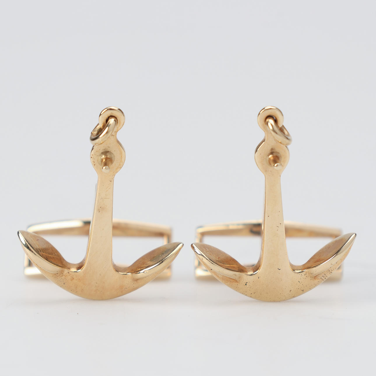 T　OLE LYNGGAARD カフス　錨　デンマーク　北欧ヴィンテージ OLE LYNGGAARD ( 1936-). Pair of 14 kt gold anchor cufflinks